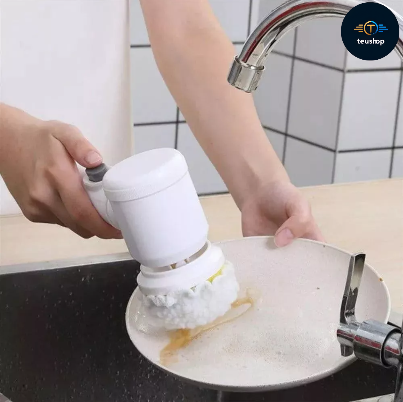 🧽 Cepillo 3 en 1 Giratorio USB – ¡Limpieza sin esfuerzo! ✨